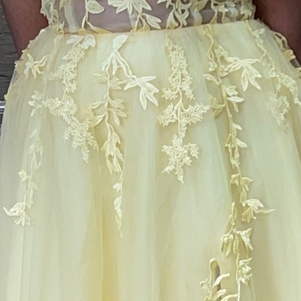 Dress - Picture 3 of 3